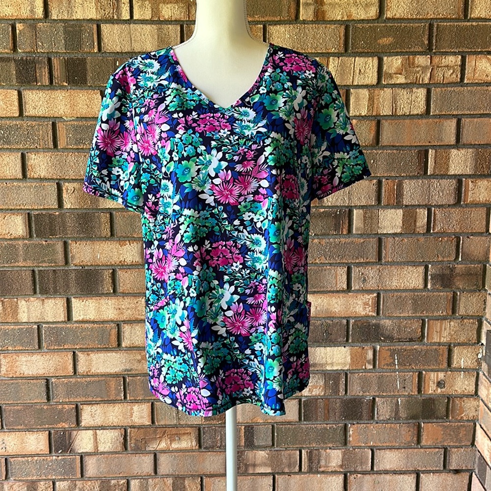 Floral scrub top